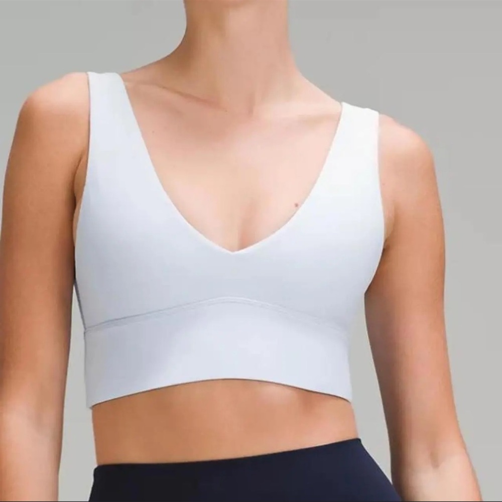 🌟NWOT🌟Lululemon White Align V-neck Bra Size 6